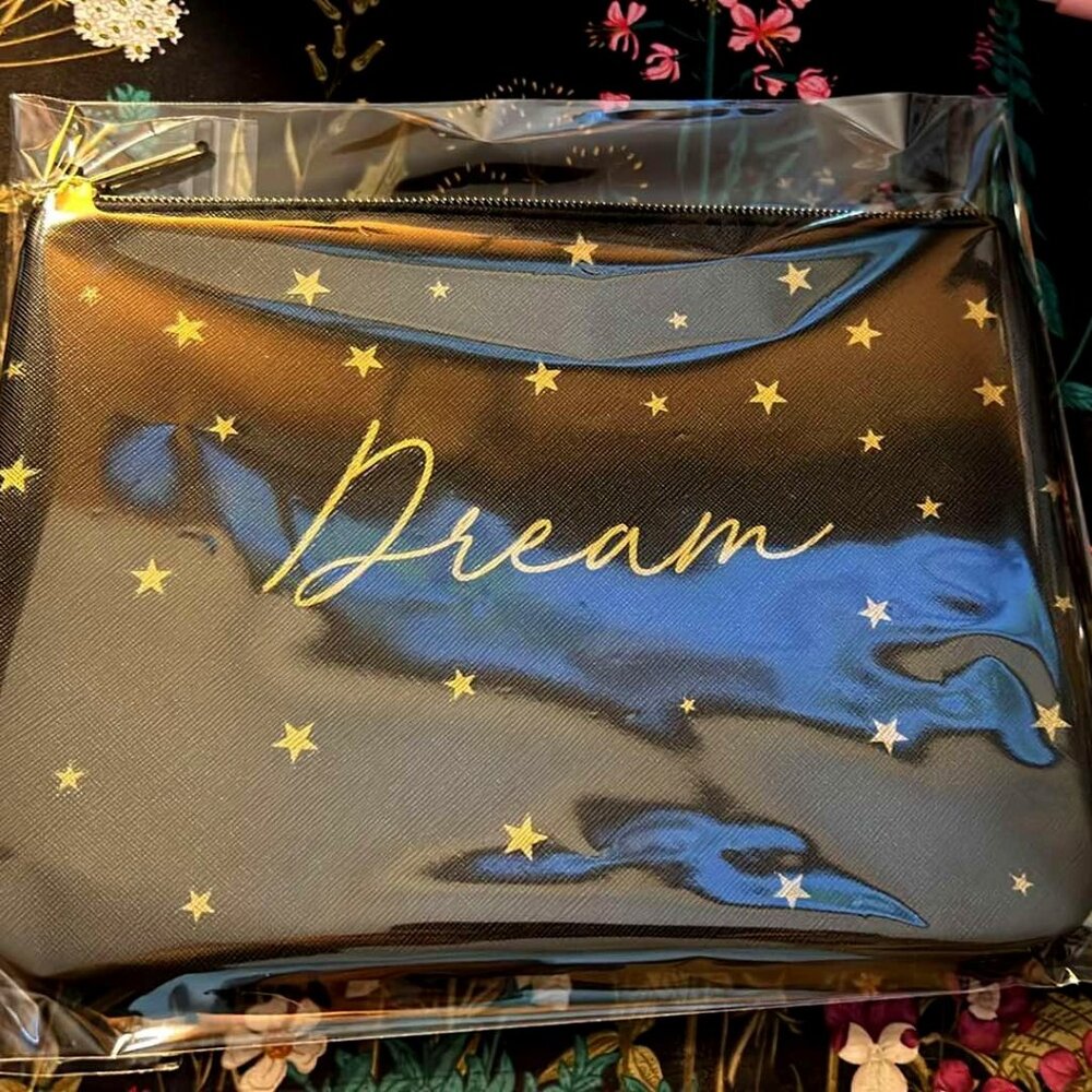 Ruby + Cash - makeup pouch - Black w/Dream wording - Item#RC-1536 New/w tag